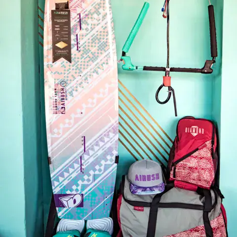 Planche, barre et accessoires Airush en boutique