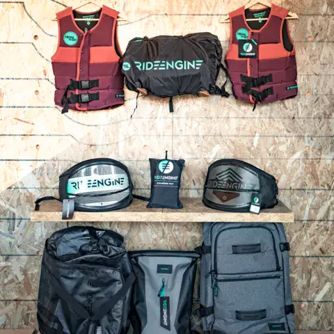 Gilets et harnais Ride Engine en boutique