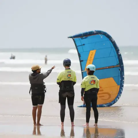 Cours de kitesurf sur la plage d'Essaouira