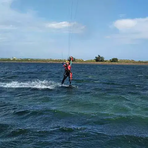 Kitesurf sur l'étang