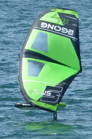 Wingfoil sur le lac d'Orient