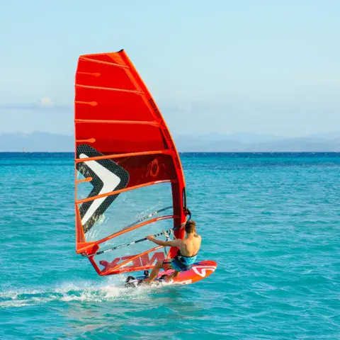 Windsurf sur le plan d'eau de Piantarella