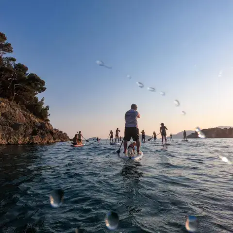Sortie en stand up paddle le long de la côte