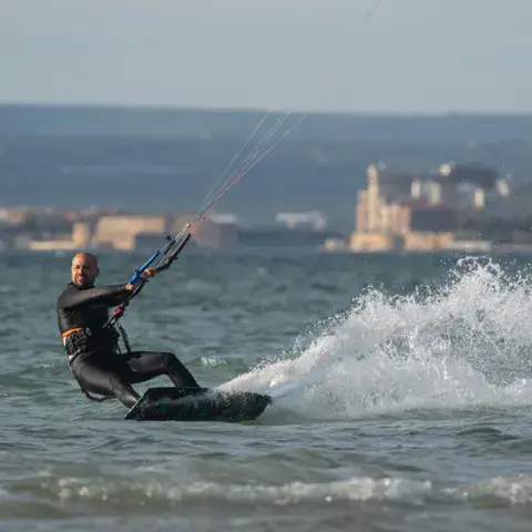 Rider en navigation en eau plate