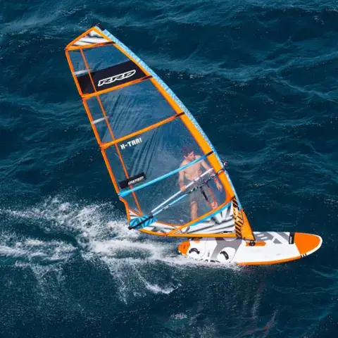 Windsurfeur vu du ciel