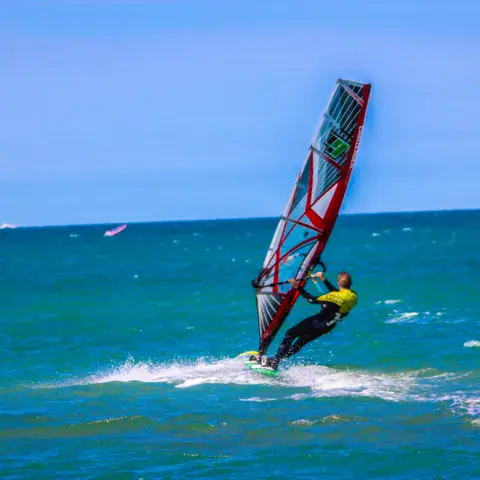 Windsurfeur en navigation