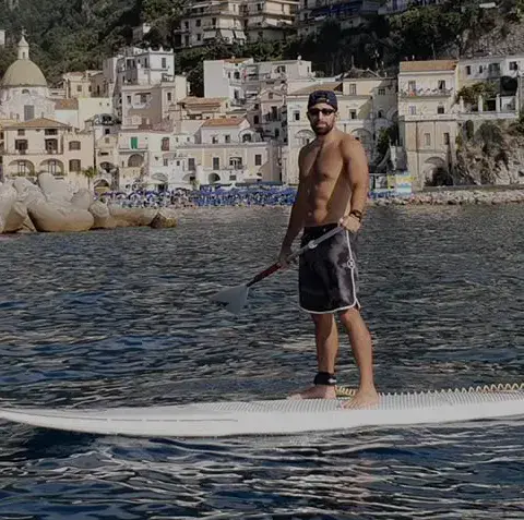 Stand up paddle devant Cetara