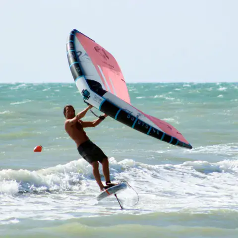 Pratique du wing foil