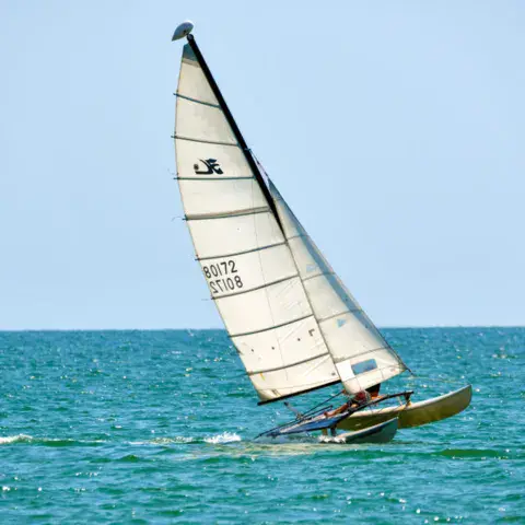 Catamaran en navigation