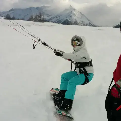 Cours de snowkite avec un moniteur