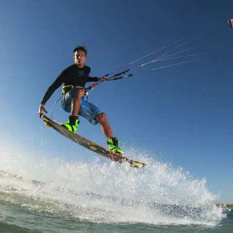 Saut en kitesurf