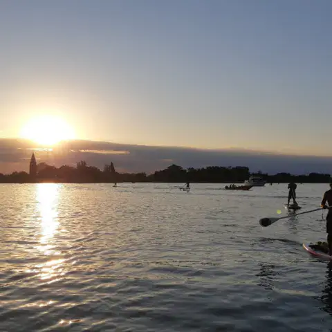 Sortie en stand up paddle au coucher du soleil