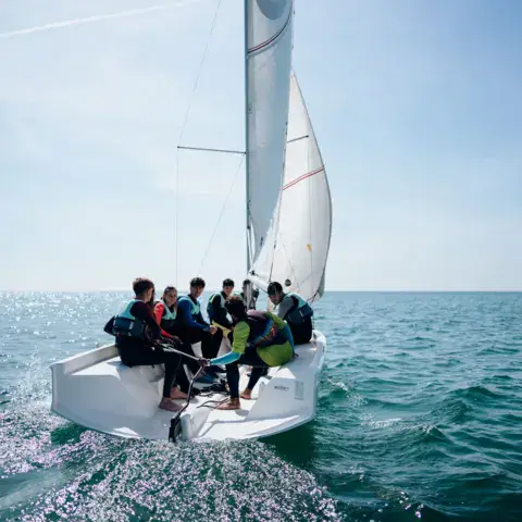 Cours de voile en groupe