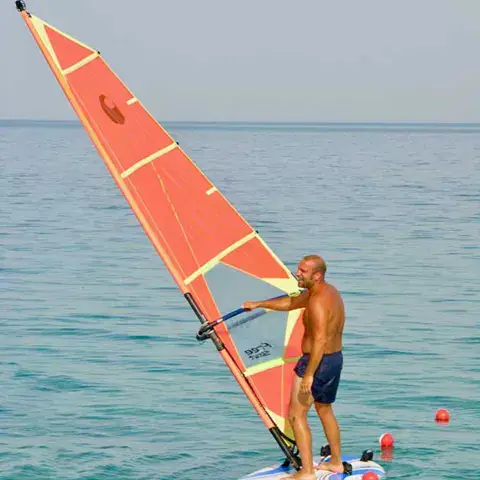 Cours de windsurf en mer