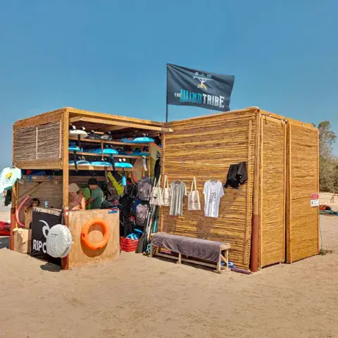 Cabane de la station sur la plage