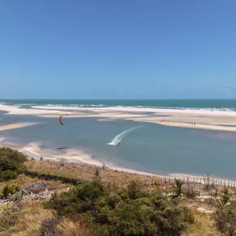 La plage et la lagune de Parajuru