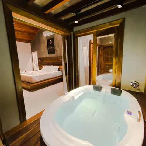 Intérieur d'une suite avec baignoire