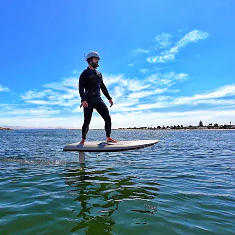 Rider sur un e-foil
