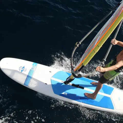 Windsurfeur en action