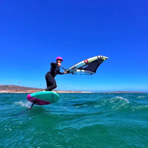 Wingfoileur sur le lagon