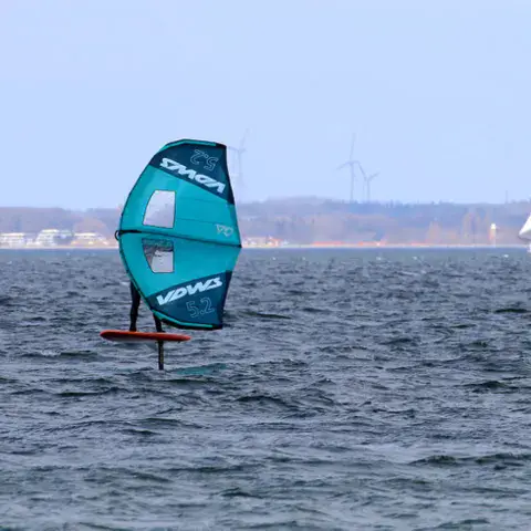 Wing foil sur la Baltique
