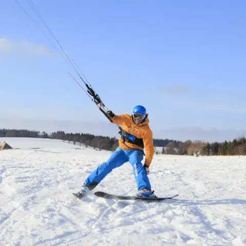 Snowkite sur le plateau enneigé du Feldberg