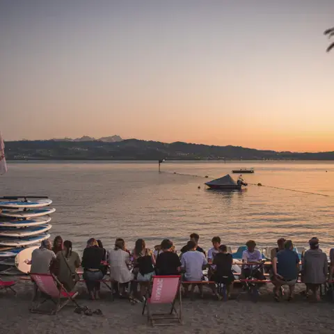 Soirée sur la plage de la station