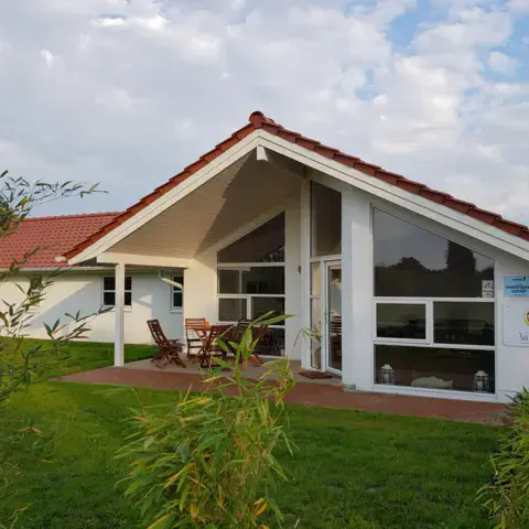 La maison de vacances qui sert de base à l'école