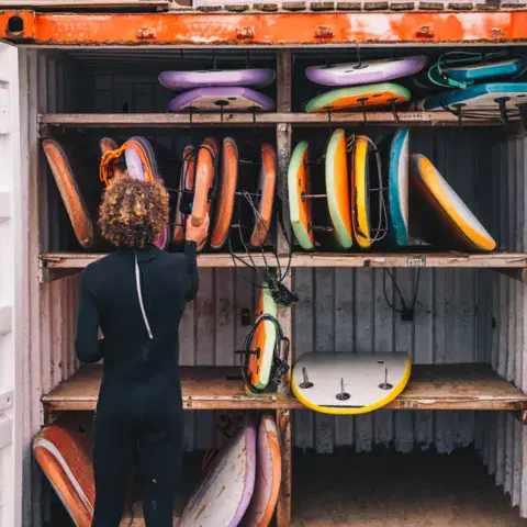 Rack de planches de l'école