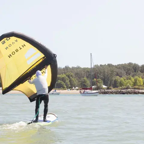 Pratique du wing foil