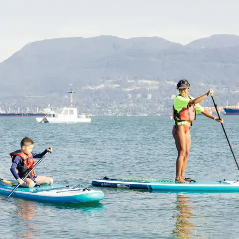 Cours de paddle avec vue sur les montagnes