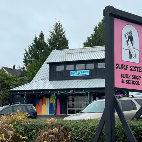 Boutique et école Surf Sister dans le centre de Tofino