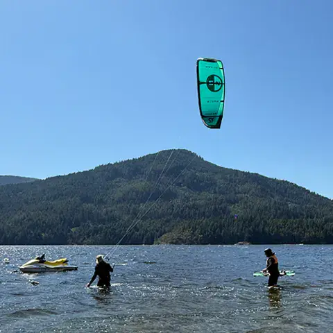 Cours de kitesurf avec jet-ski d'assistance
