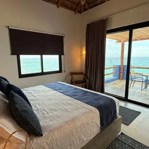 Chambre avec terrasse donnant sur la mer