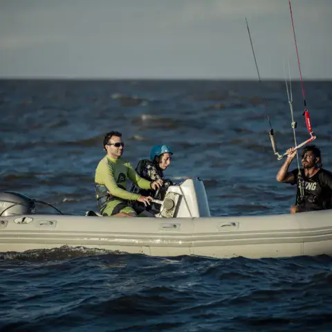 Séance accompagnée depuis un bateau pneumatique