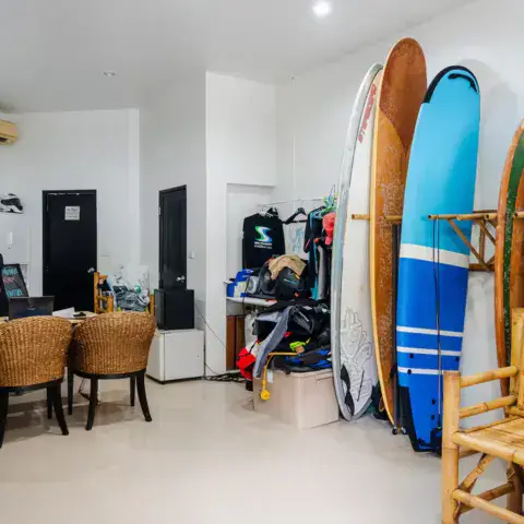 Planches de surf dans la boutique