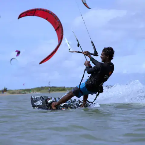 Rider sur le lagon de Kalpitiya