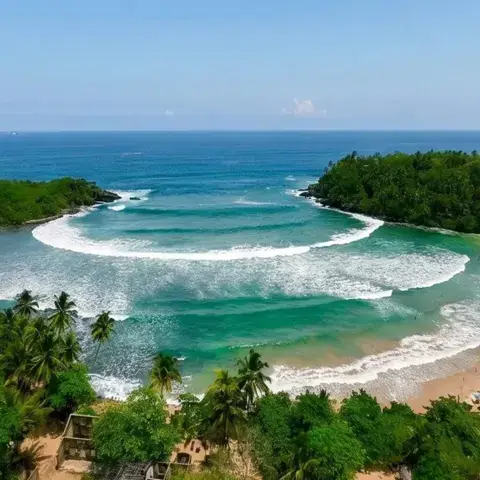 La baie de Hiriketiya vue du ciel