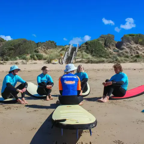 Briefing sur la plage avant le cours
