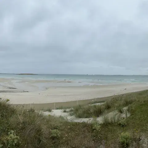 Lampaul-Ploudalmézeau - Les Trois Moutons Beach — photo 6