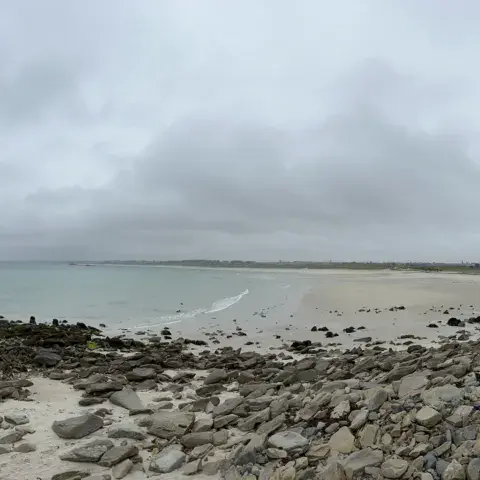 Lampaul-Ploudalmézeau - Les Trois Moutons Beach — photo 5
