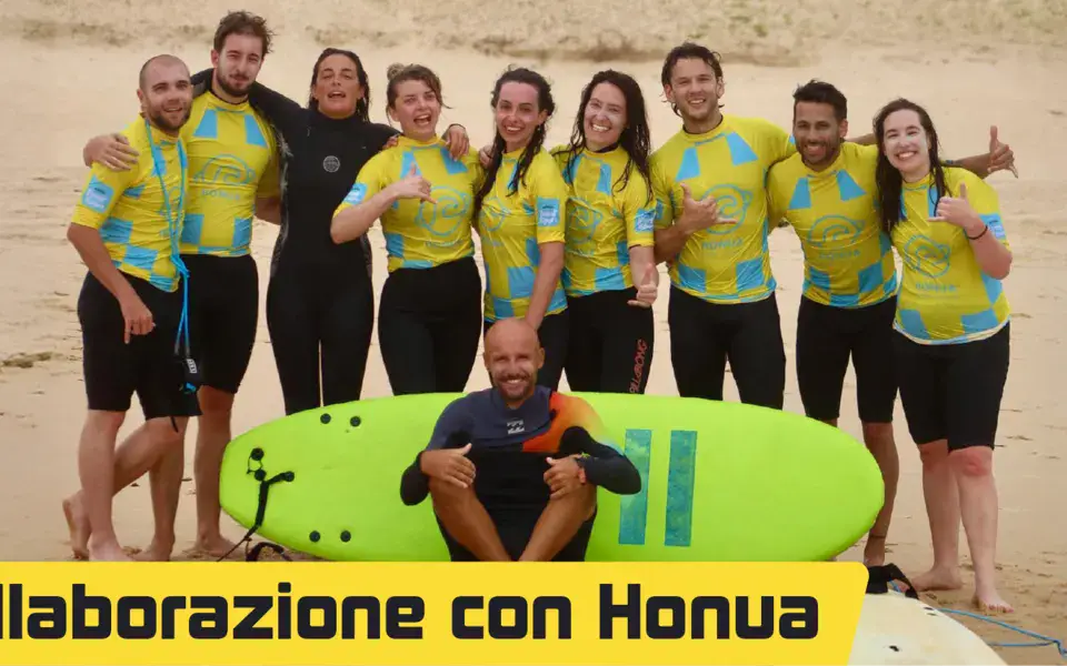 Équipe de l'école sur la plage