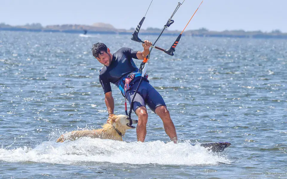 Kitesurfeur dans la lagune de Lo Stagnone