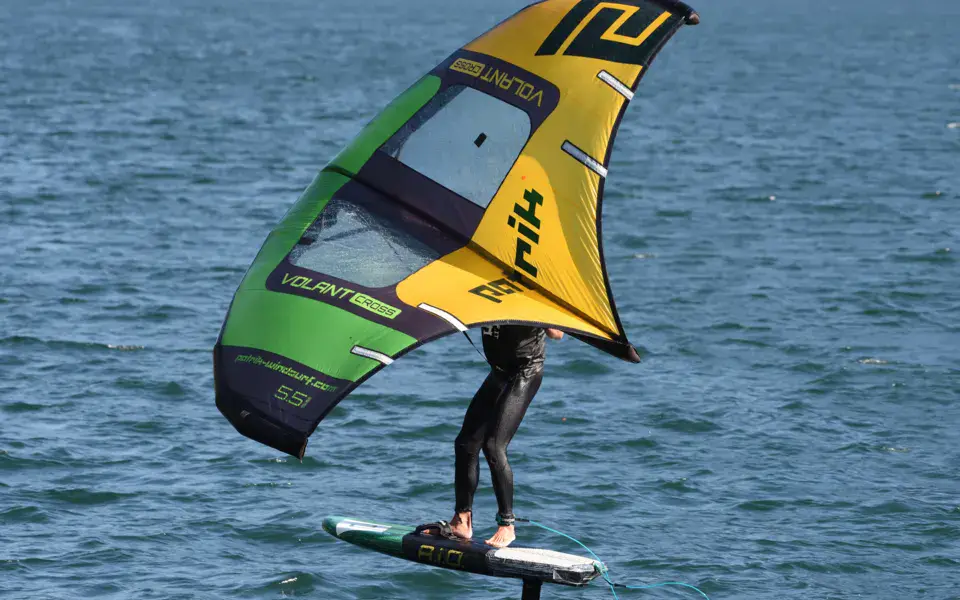 Wingfoiler sur le lac de Côme