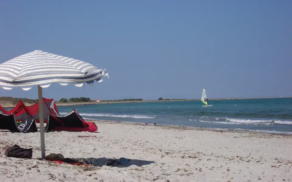Plage de Keros, Limnos — Nikolaos (Wikivoyage), domaine public, Wikimedia Commons