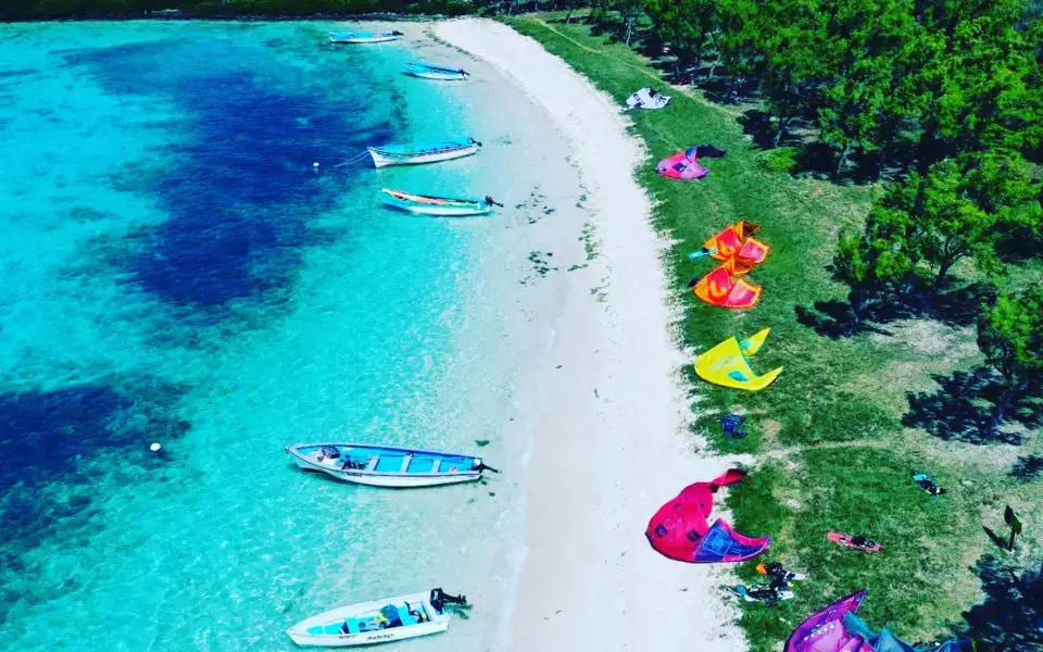 Anse Mourouk Rodrigues — photo 1