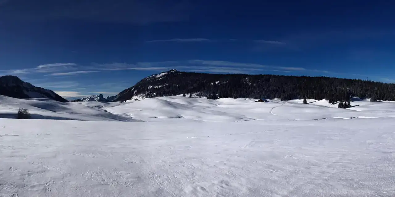La plaine de Dran du plateau des Glieres spot