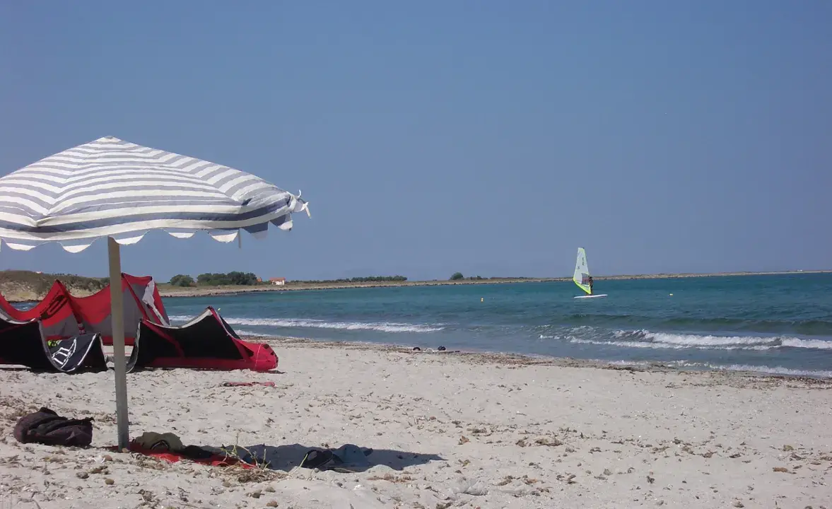 Plage de Keros, Limnos — Nikolaos (Wikivoyage), domaine public, Wikimedia Commons