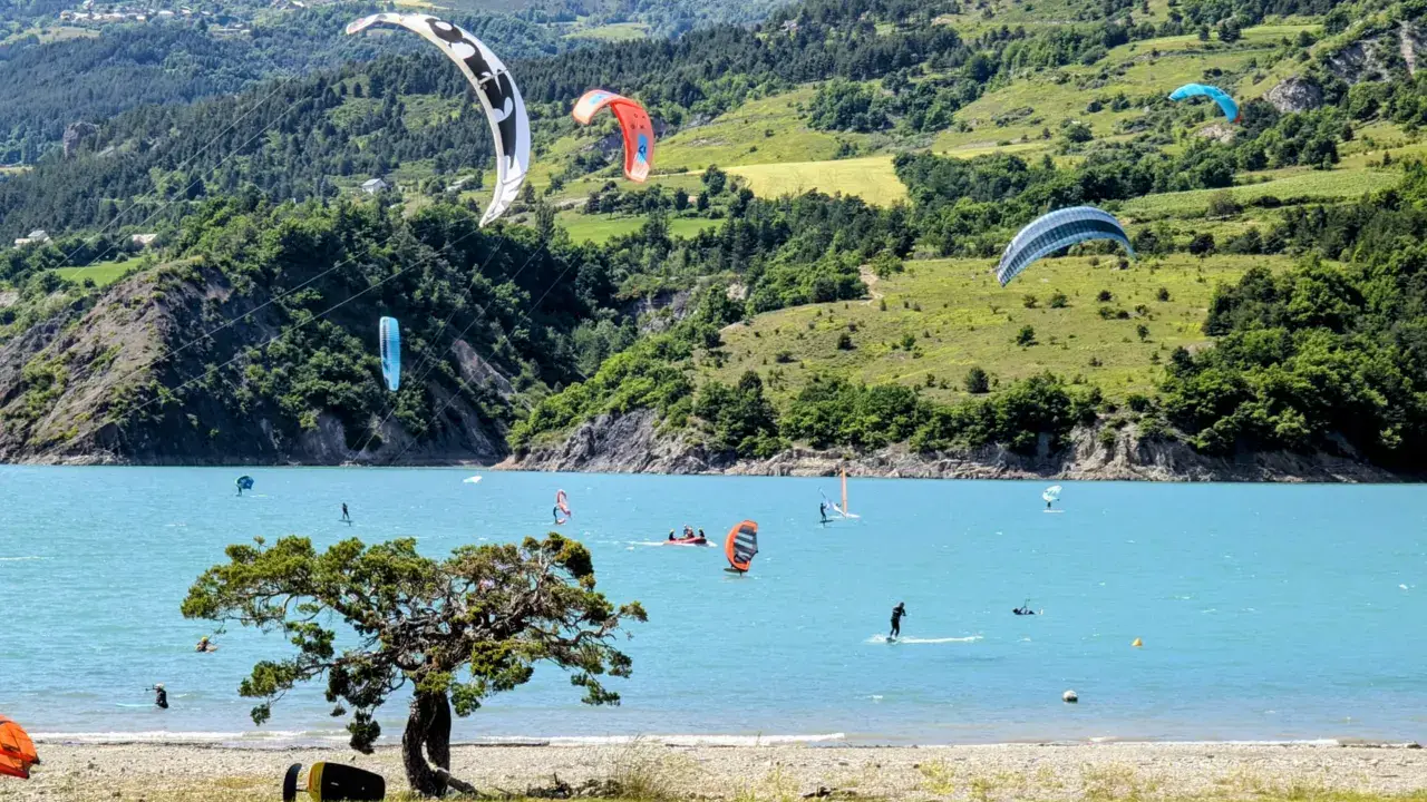 Lac de Serre-poncon | Kitebeach spot