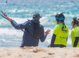 Cours de kitesurf sur la plage